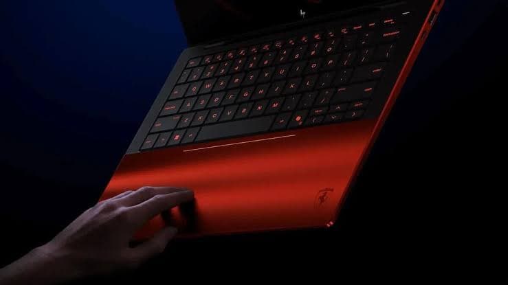 Дух «Формулы-1» и сила ИИ: лимитированная версия ноутбука HP Scuderia Ferrari AI PC